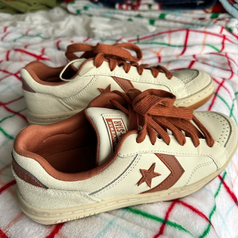 Converse Cream and burnt orange Star Sneakers